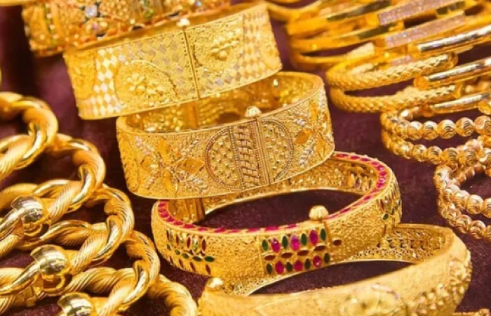 gold prices surge amid US fiscal concerns
